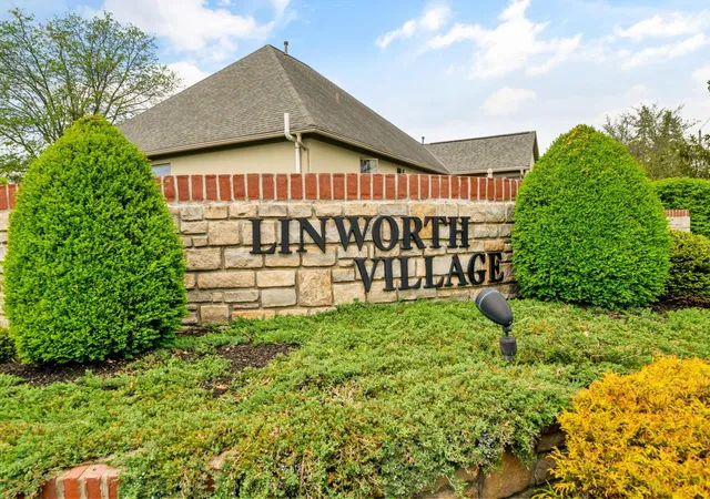 4th image of 920 Linworth Village Dr, Columbus, OH 43235 | MLS# 226030331