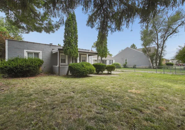 Photo 3 of Sale Pending at 626 Pierce Ave, Columbus, OH 43213 | MLS# 226030076 | Listing updated on 2026-09-16