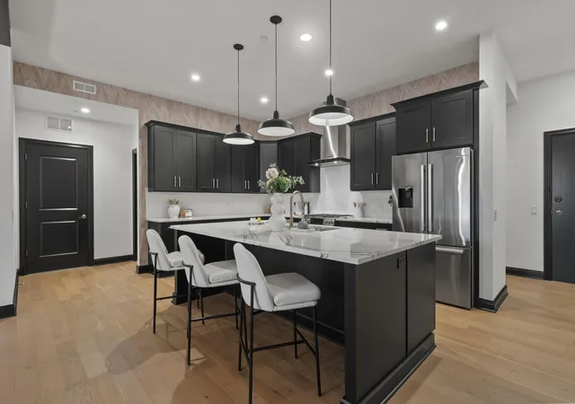 Listing Photo 5 - Condo for sale in building located at 225 John H Mcconnell Blvd, Columbus, OH 43215 - Unit #705