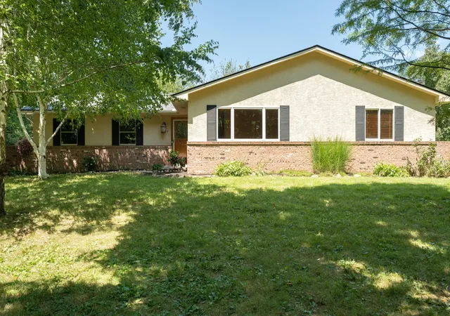 2nd image of 4880 Hayden Run Rd, Columbus, OH 43221 | MLS# 226029726