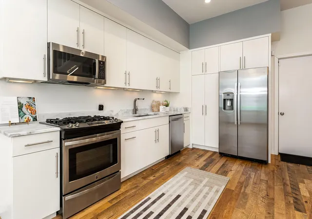 Photo 3 of Single family home for sale at 978 Summit St, Columbus, OH 43201 | MLS# 226029777 | Listing updated on 2026-09-29
