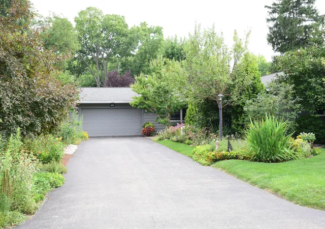 2nd image of 961 Lynbrook Rd, Columbus, OH 43235 | MLS# 226029778