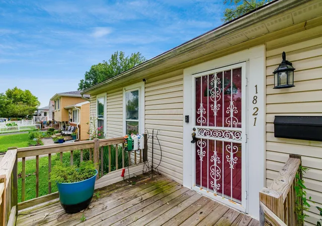 Photo 3 of Single family home for sale at 1821 Bar Harbor Rd, Columbus, OH 43219 | MLS# 226029736 | Listing updated on 2026-09-21