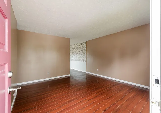 Photo 4 of Single family home for sale at 1821 Bar Harbor Rd, Columbus, OH 43219 | MLS# 226029736 | Listing updated on 2026-09-21