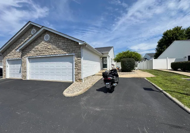 2nd image of 6676 Lagrange Dr #46E, Canal Winchester, OH 43110 | MLS# 226029746