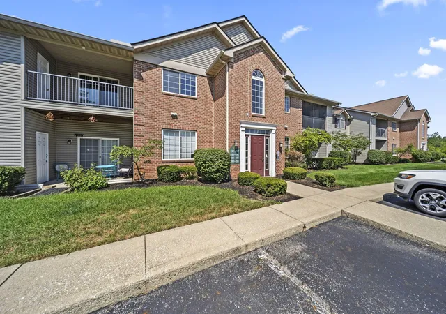 3rd image of 1999 Berrancher Dr, Columbus, OH 43228 | MLS# 226029761