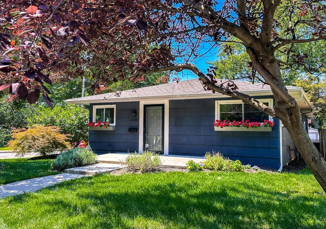 3rd image of 4405 Rosemary Pkwy, Columbus, OH 43214 | MLS# 226029794