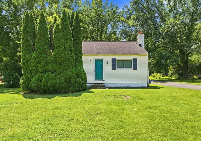 Photo 2 of Single family home for sale at 947 Hart Rd, Columbus, OH 43223 | MLS# 226029802 | Listing updated on 2026-09-16