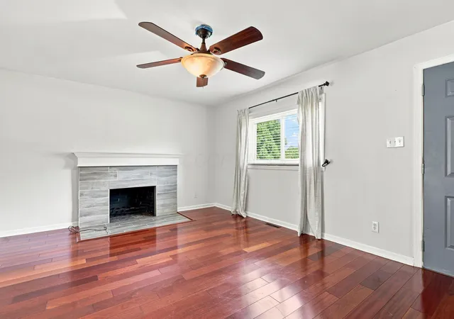Photo 3 of Single family home for sale at 947 Hart Rd, Columbus, OH 43223 | MLS# 226029802 | Listing updated on 2026-09-16