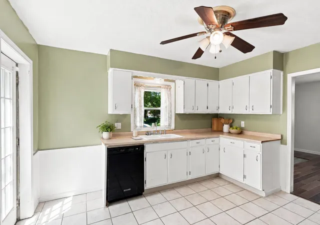 Photo 4 of Single family home for sale at 947 Hart Rd, Columbus, OH 43223 | MLS# 226029802 | Listing updated on 2026-09-16