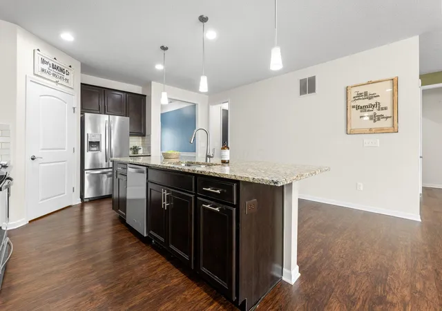 Listing Photo 4 - Condo for sale in building located at 5370 Black Maple Dr, Westerville, OH 43081