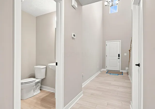 Photo 4 of Sale Pending at 5767 Valleydale Rd, Powell, OH 43065 | MLS# 226029765 | Listing updated on 2026-09-14