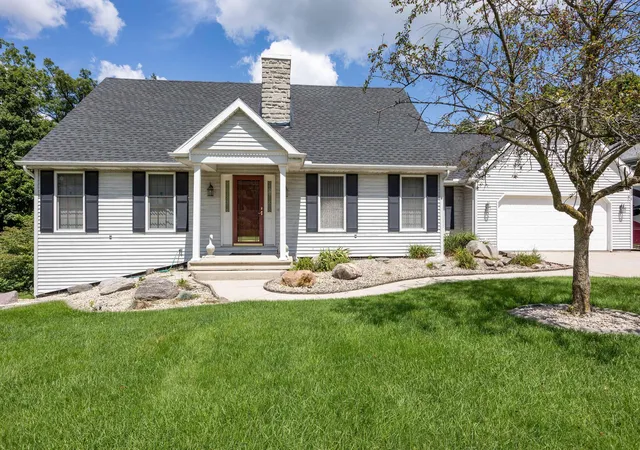 Photo 1 of Single family home for sale at 1309 Firethorn Dr, Bellefontaine, OH 43311 | MLS# 226032627 | Listing updated on 2026-09-03