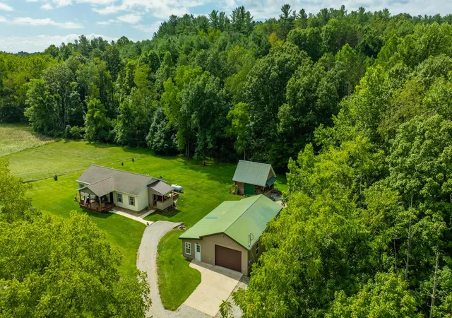 Photo 3 of Single family home for sale at 37283 Price Rd, Logan, OH 43138 | MLS# 226029835 | Listing updated on 2026-09-25