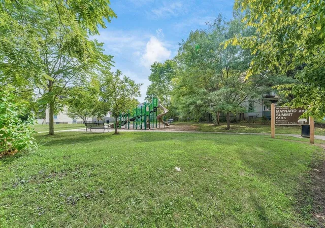 54th image of 2339 Summit St, Columbus, OH 43202 | MLS# 226030055