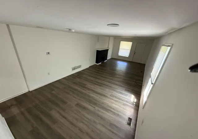 4th image of 841 E Starr Ave, Columbus, OH 43201