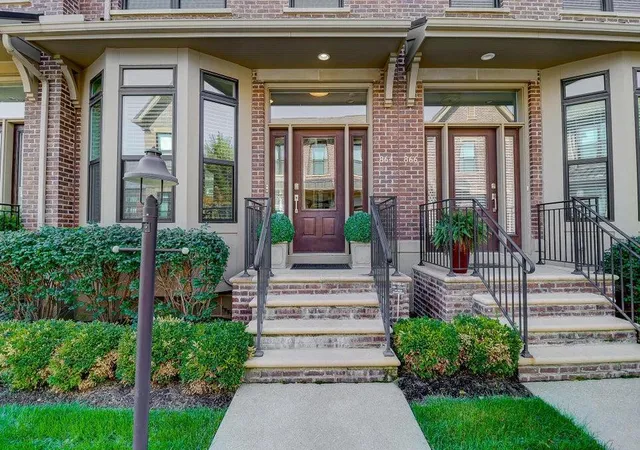 3rd image of 866 Pullman Wy, Grandview Heights, OH 43212
