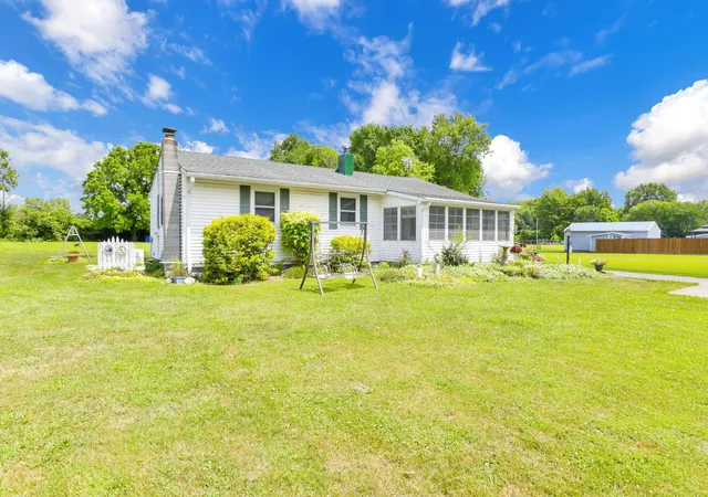Photo 3 of Single family home for sale at 646 Woodside Dr SW, Pataskala, OH 43062 | MLS# 226029838 | Listing updated on 2026-09-18