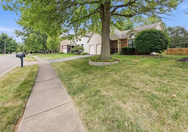 3rd image of 2120 Wayfaring Dr, Reynoldsburg, OH 43068 | MLS# 226029854