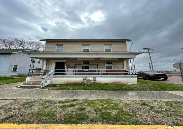 Photo 1 of Multi family home for sale at 215 W Mound St, Circleville, OH 43113 | MLS# 226029852 | Listing updated on 2026-08-28