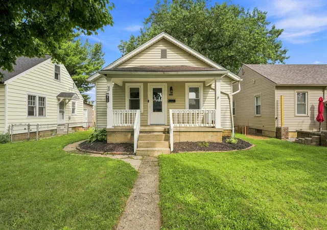1st image of 720 Jefferson Ave, Lancaster, OH 43130 | MLS# 226031027