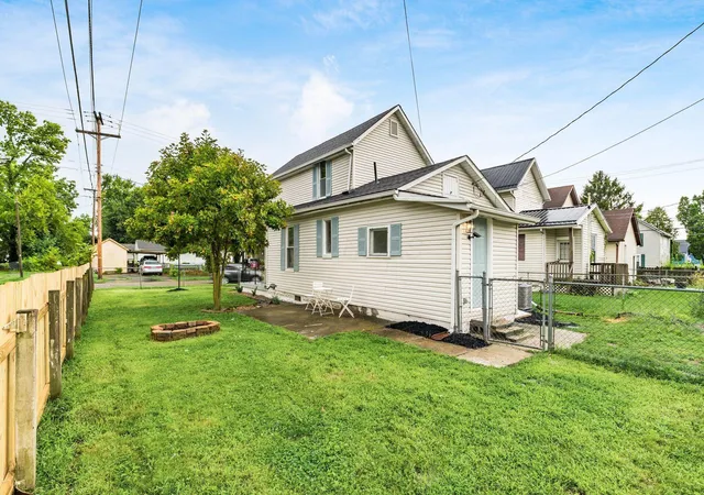 18th image of 210 W Shields St, Newark, OH 43055 | MLS# 226030059