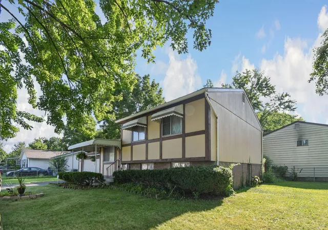 Photo 2 of Single family home for sale at 2284 Kinderly Dr, Columbus, OH 43232 | MLS# 226029866 | Listing updated on 2026-08-07