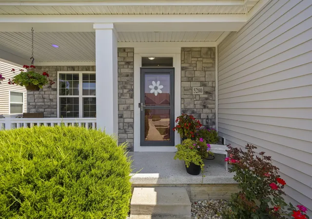 2nd image of 5280 Copper Creek Dr, Dublin, OH 43016 | MLS# 226029903
