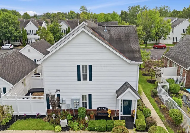 2nd image of 662 Lakeview Dr S #27, Grove City, OH 43123 | MLS# 226030403