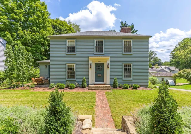 1st image of 410 N Pearl St, Granville, OH 43023 | MLS# 226029937