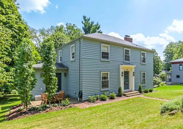 2nd image of 410 N Pearl St, Granville, OH 43023 | MLS# 226029937