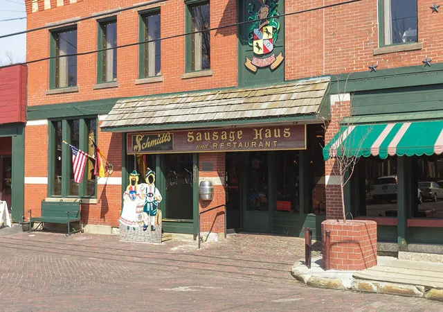 Listing Photo 2 - Condo for sale in building located at 279-281 E Beck St, Columbus, OH 43206
