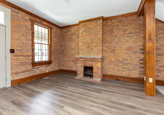 3rd image of 279-281 E Beck St, Columbus, OH 43206 | MLS# 226029960