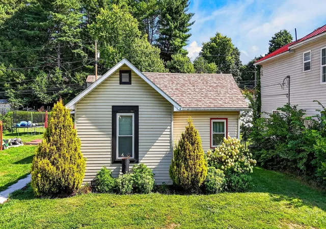 2nd image of 778 3rd St, Logan, OH 43138 | MLS# 226029927