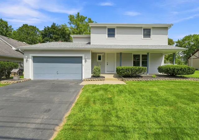Single family home for sale at 290 Schrock Rd, Worthington, OH 43085 | MLS# 226032761