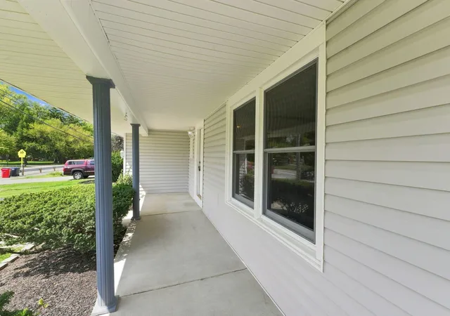Photo 3 of Single family home for sale at 290 Schrock Rd, Worthington, OH 43085 | MLS# 226032761 | Listing updated on 2026-09-13