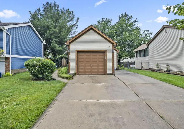2nd image of 5303 Bittersweet Ct, Columbus, OH 43230 | MLS# 226030657