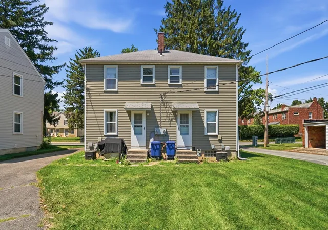 Listing Photo 2 - Condo for sale in building located at 1660-1668 Ashland Ave, Columbus, OH 43212 - Unit #