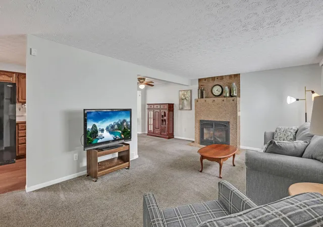 Photo 3 of Single family home for sale at 2833 Sunset View Ct, Columbus, OH 43207 | MLS# 226030003 | Listing updated on 2026-08-26