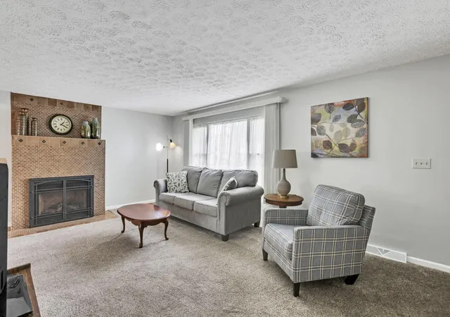Photo 3 of Single family home for sale at 2833 Sunset View Ct, Columbus, OH 43207 | MLS# 226030003 | Listing updated on 2026-08-26
