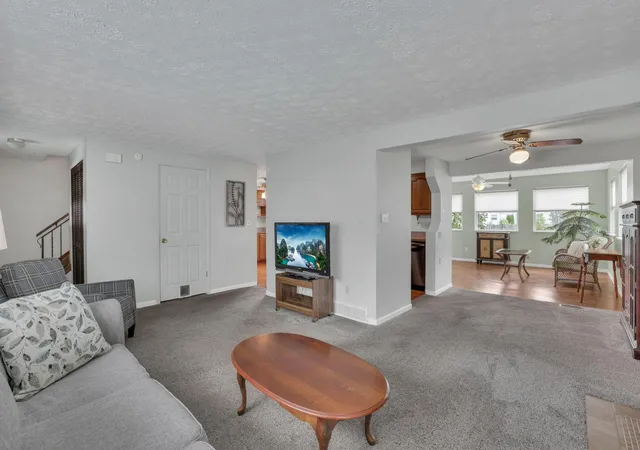 Photo 4 of Single family home for sale at 2833 Sunset View Ct, Columbus, OH 43207 | MLS# 226030003 | Listing updated on 2026-08-26