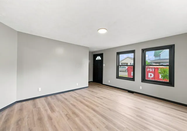 4th image of 213 Town St, Circleville, OH 43113 | MLS# 226030036