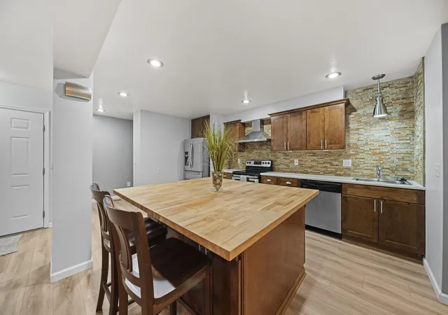 Photo 3 of Condo for sale at 6752 Willow Grv Pl E, Dublin, OH 43017 | MLS# 226030015 | Listing updated on 2026-08-24