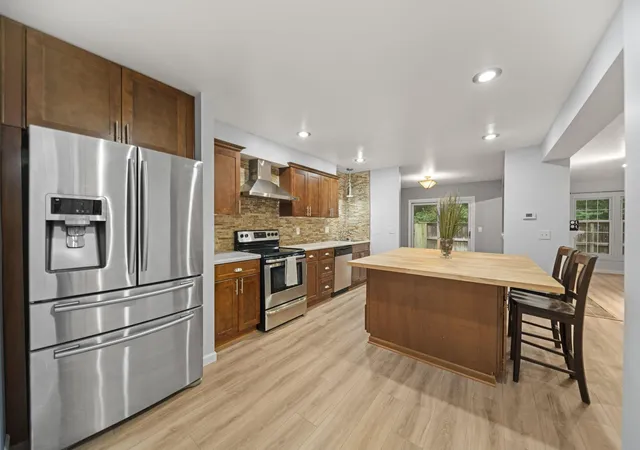 Listing Photo 4 - Condo for sale in building located at 6752 Willow Grv Pl E, Dublin, OH 43017