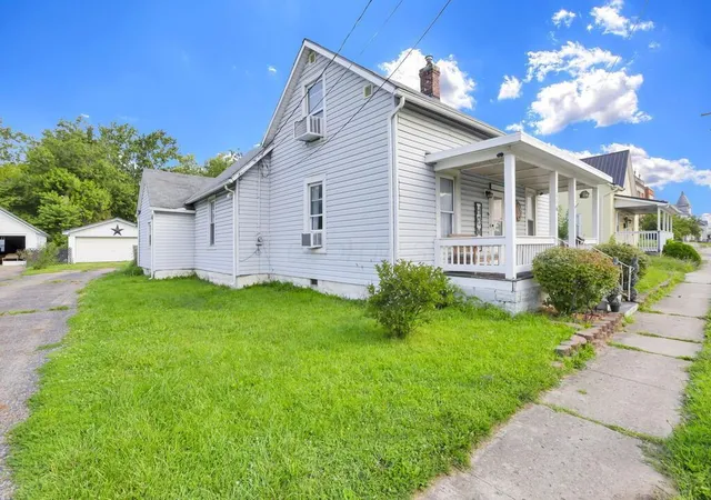 5th image of 116 W Main St, Mount Sterling, OH 43143 | MLS# 226030052