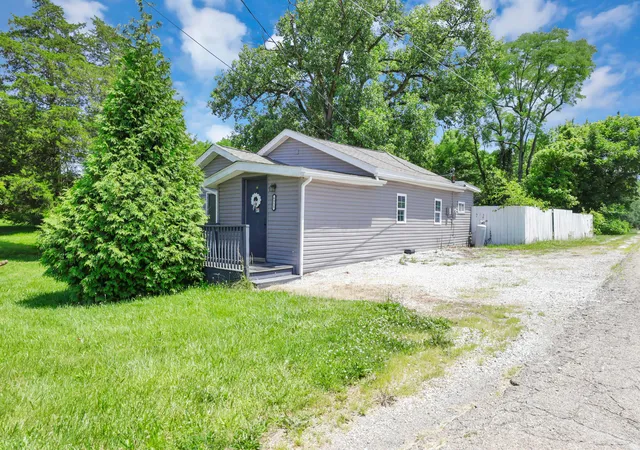 Photo 1 of Single family home for sale at 6955 London Groveport Rd, Grove City, OH 43123 | MLS# 226032244 | Listing updated on 2026-08-28