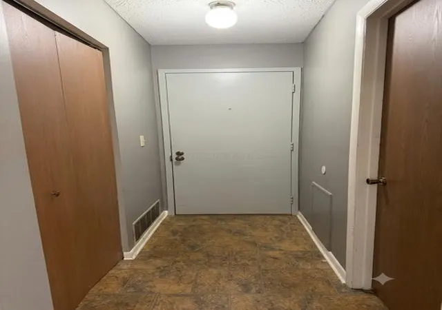 2nd image of 2217 Hedgerow Rd #2217G, Columbus, OH 43220 | MLS# 226030160