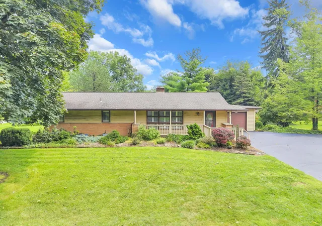 Photo 1 of Single family home for sale at 6540 Winston Ct W, Columbus, OH 43235 | MLS# 226030436 | Listing updated on 2026-09-11