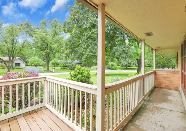 Photo 3 of Sale Pending at 6540 Winston Ct W, Columbus, OH 43235 | MLS# 226030436 | Listing updated on 2026-10-16