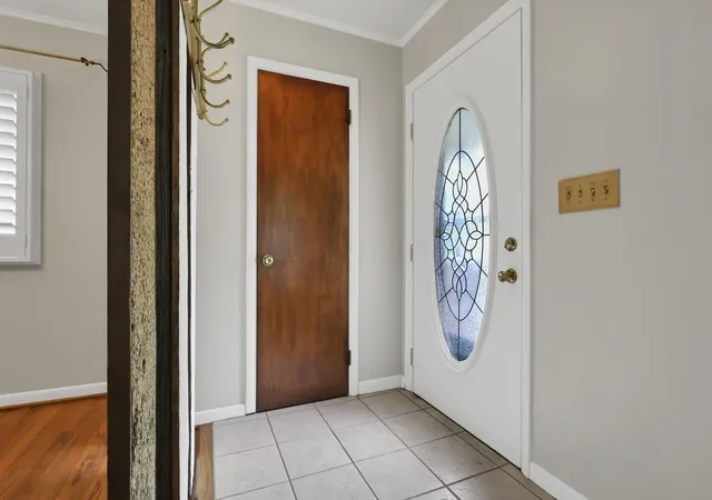 Photo 4 of Sale Pending at 6540 Winston Ct W, Columbus, OH 43235 | MLS# 226030436 | Listing updated on 2026-10-16